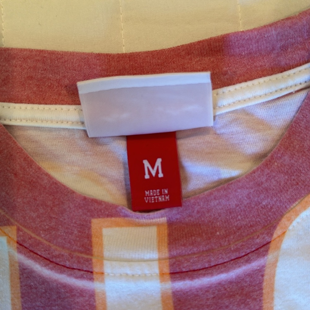 Tampa bay Bucs Men’s vintage style tee.  New never worn.  By Mitchell and Ness - Picture 4 of 6